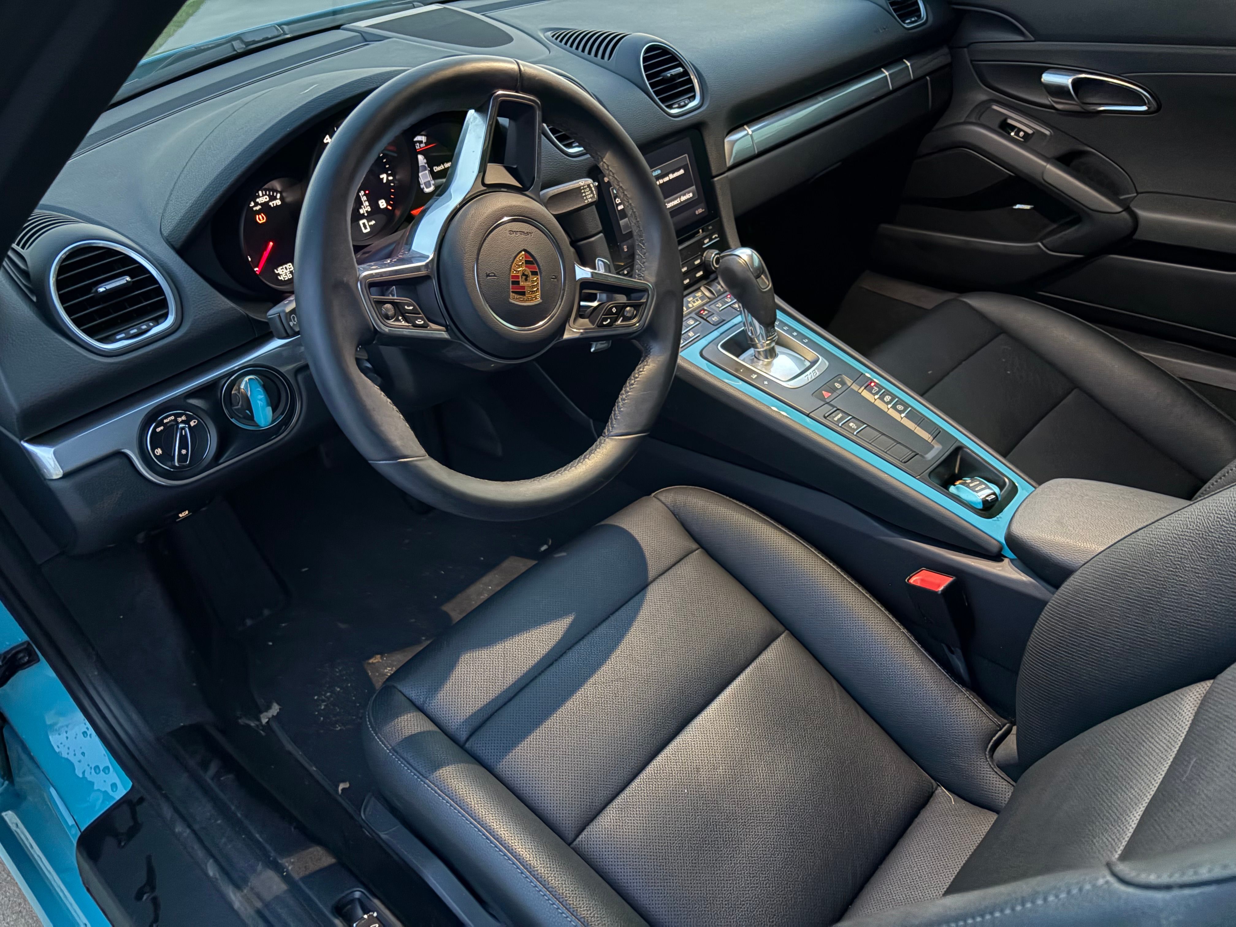 Used 2019 Porsche 718 Cayman RWD image 8