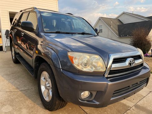 Used 2008 Toyota 4Runner Sport image 2