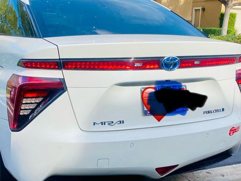 Used 2019 Toyota Mirai image 8