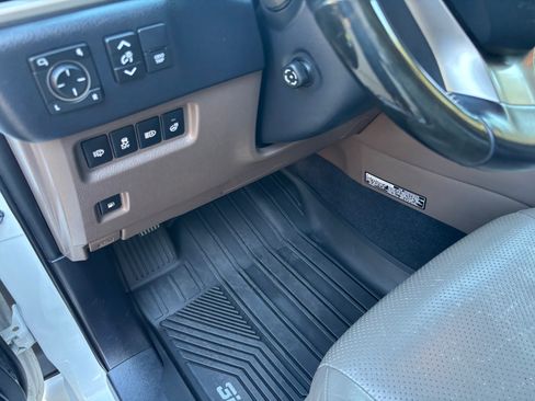 Used 2020 Lexus GX 460 Luxury w/ Accessory Package AWD/4WD image 11