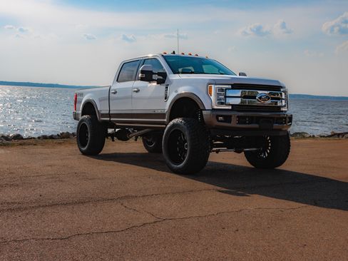 Used 2019 Ford F250 King Ranch w/ King Ranch Ultimate Package image 15