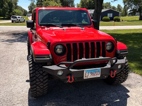 Used 2021 Jeep Wrangler Unlimited Sahara w/ Uconnect 4C Nav & Sound Group AWD/4WD image 2
