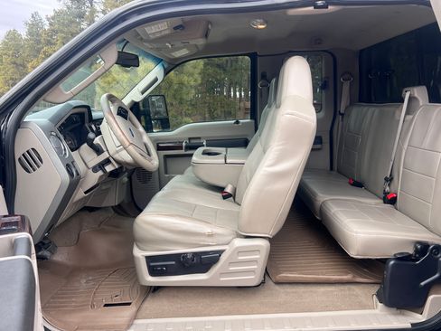 Used 2008 Ford F250 Lariat image 12