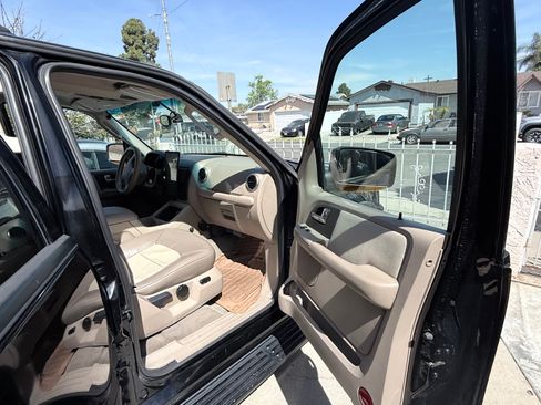 Used 2003 Ford Expedition Eddie Bauer image 28