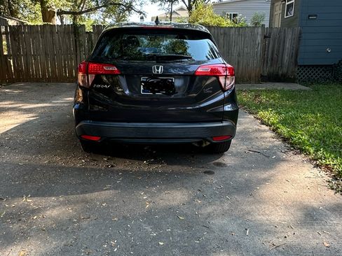 Used 2018 Honda HR-V LX image 2