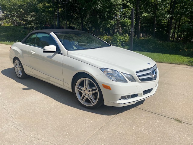 Used 2011 Mercedes-Benz E 350 Cabriolet image 2