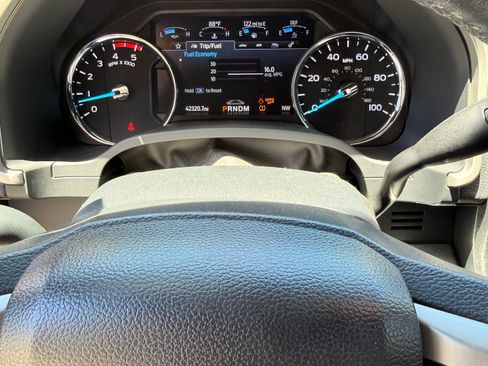 Used 2022 Ford F350 Lariat w/ Black Appearance Package AWD/4WD image 5