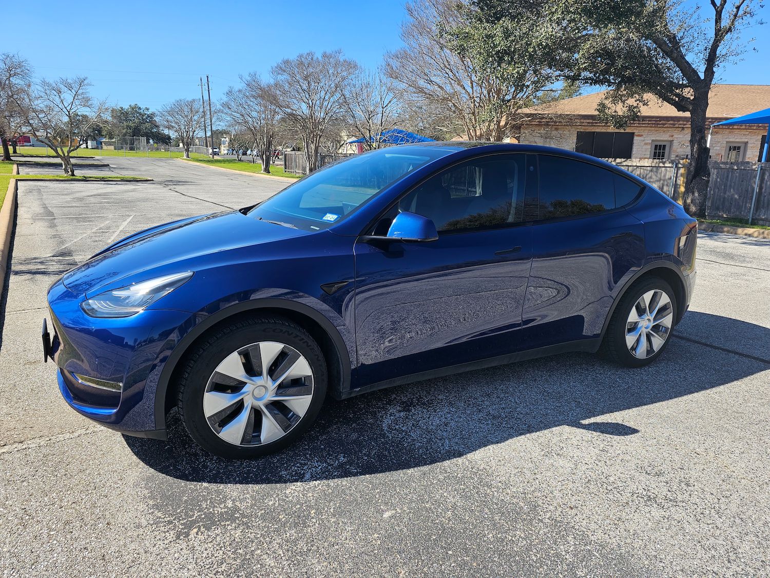 Used 2021 Tesla Model Y Long Range AWD/4WD image 1