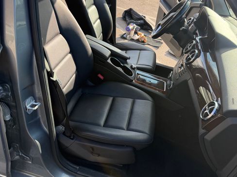 Used 2015 Mercedes-Benz GLK 350 4MATIC image 32