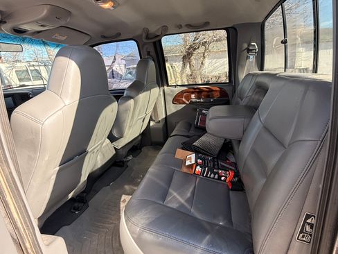 Used 2002 Ford F250 Lariat image 5