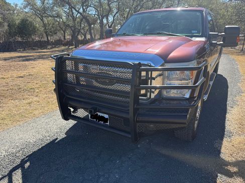 Used 2012 Ford F350 Lariat w/ Lariat Interior Pkg image 9