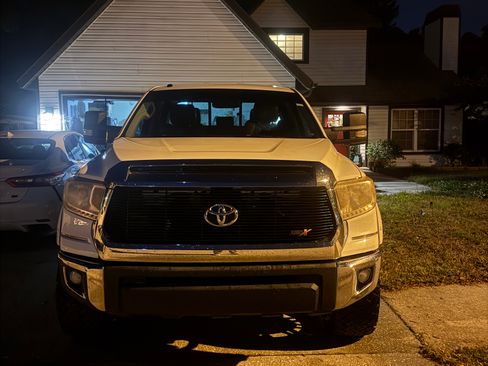 Used 2015 Toyota Tundra SR5 image 11