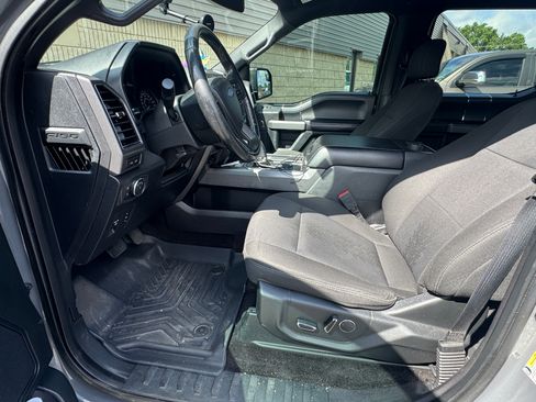 Used 2018 Ford F150 XLT w/ Equipment Group 302A Luxury AWD/4WD image 9