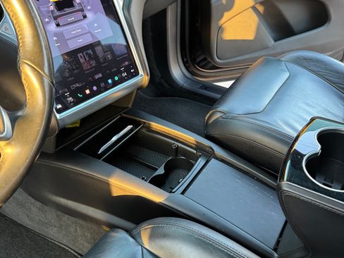 Used 2016 Tesla Model X 90D image 6