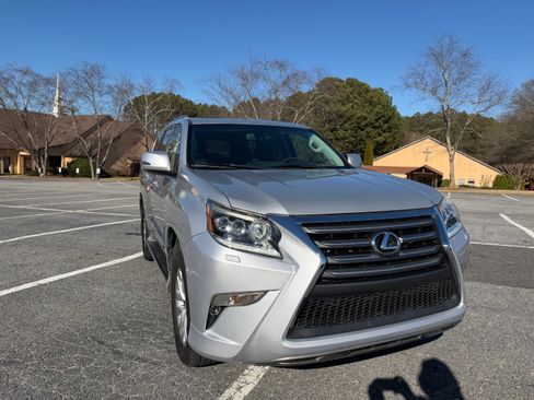 Used 2015 Lexus GX 460 w/ Premium Package image 8