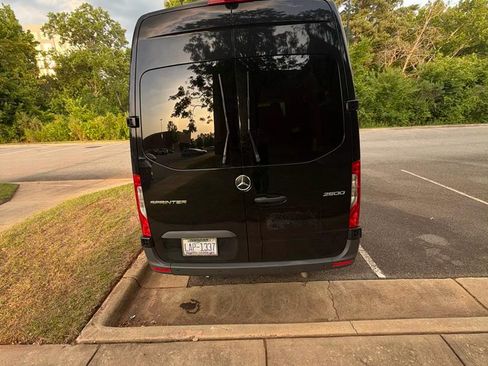 Used 2024 Mercedes-Benz Sprinter 2500 image 9