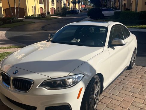 Used 2015 BMW M235i Coupe image 4