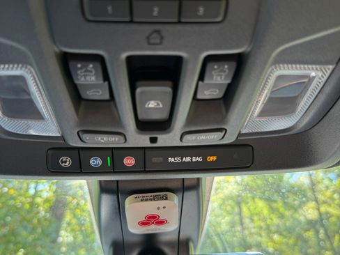 Used 2021 Chevrolet Silverado 3500 High Country image 9