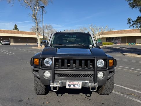 Used 2010 HUMMER H3 Alpha image 12