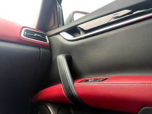 Used 2018 Maserati Ghibli image 20