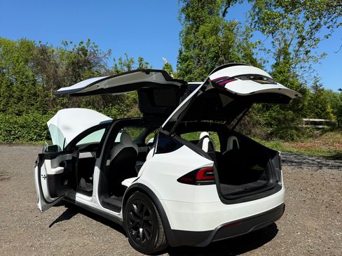 Used 2024 Tesla Model X Plaid AWD/4WD image 15