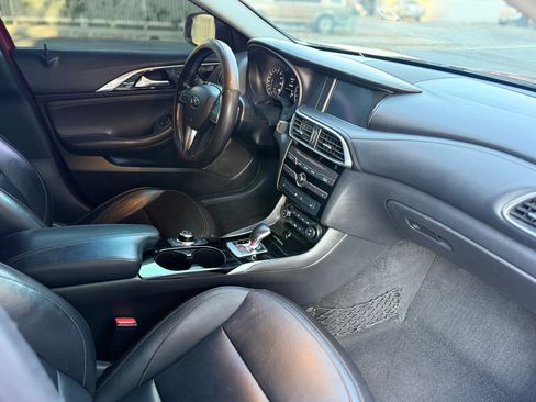 Used 2018 INFINITI QX30 image 14