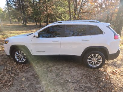 Used 2019 Jeep Cherokee Latitude w/ Popular Appearance Group