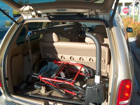 Used 1999 Chrysler Town & Country LX image 11