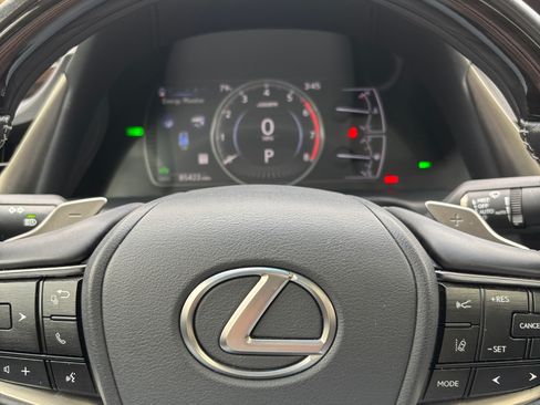 Used 2019 Lexus ES 300h image 8