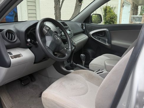 Used 2012 Toyota RAV4 4WD w/ Upgrade Value Pkg image 8