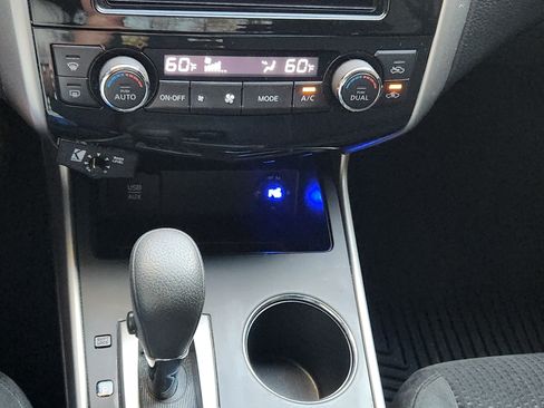 Used 2015 Nissan Altima 2.5 SV w/ Convenience Package image 4