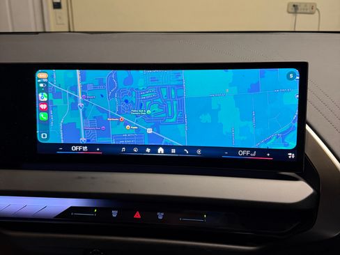 Used 2025 BMW X3 xDrive30i w/ Premium Package image 15