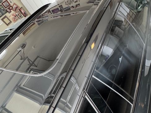 Used 2022 Volvo XC90 T8 R-Design w/ Advanced Package image 8