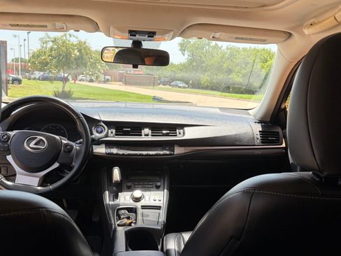 Used 2014 Lexus CT 200h w/ Seat Comfort Package FWD image 22