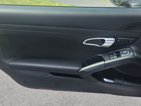 Used 2018 Porsche 718 Cayman S image 16