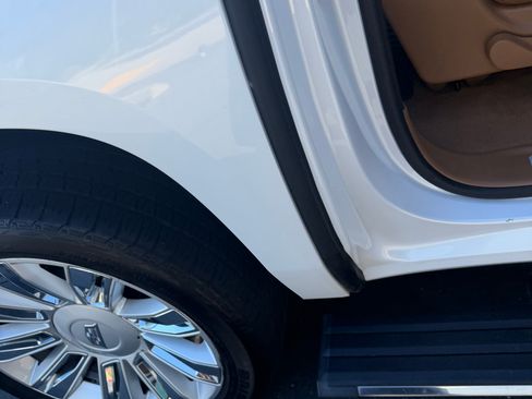 Used 2017 Cadillac Escalade ESV Platinum AWD/4WD image 14