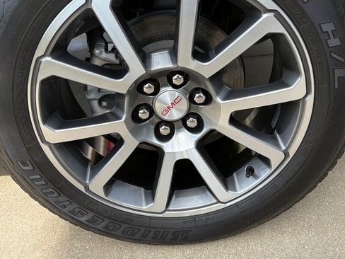 Used 2022 GMC Canyon Denali image 16