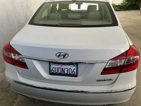Used 2012 Hyundai Genesis 3.8 RWD image 1