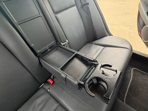 Used 2009 Mercedes-Benz C 300 Sedan image 6