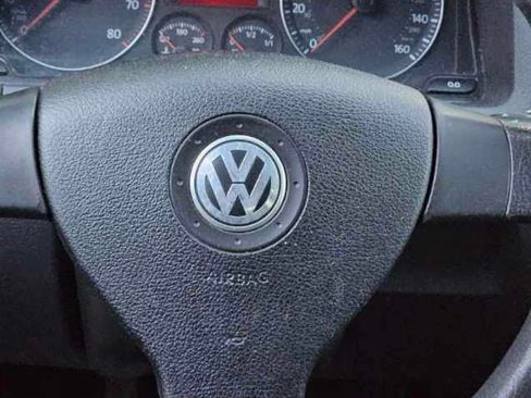 Used 2009 Volkswagen Rabbit S image 8