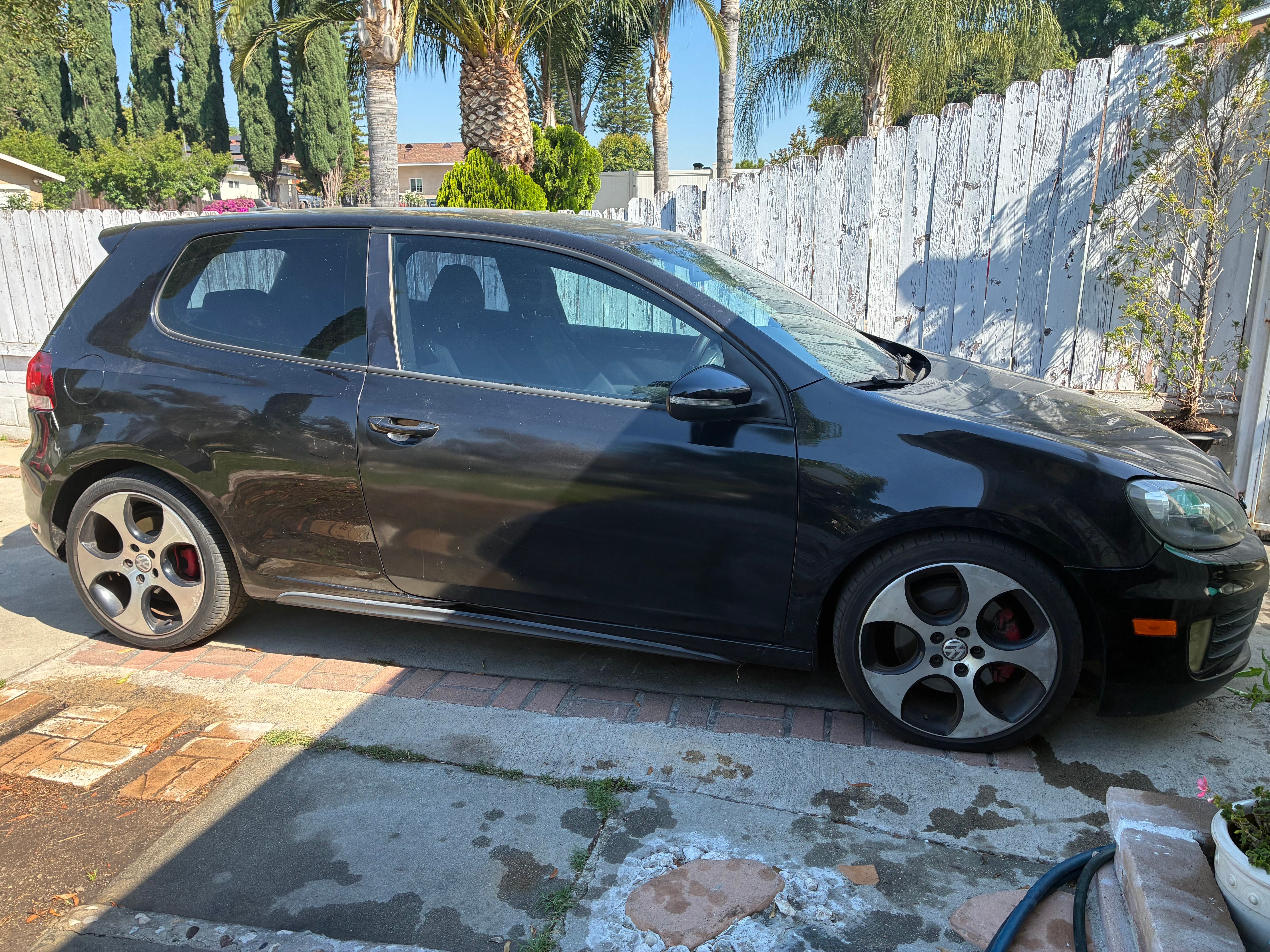 Used 2010 Volkswagen GTI 2-Door FWD image 5