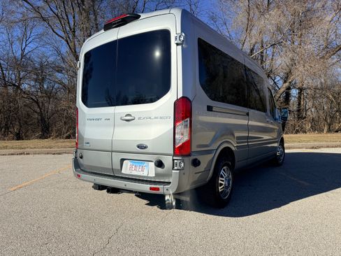 Used 2024 Ford Transit 250 148 Medium Roof Extended AWD image 5