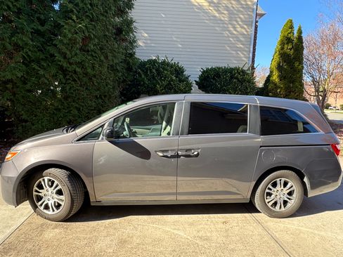 Used 2013 Honda Odyssey EX image 12