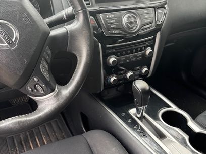 Used 2017 Nissan Pathfinder SV