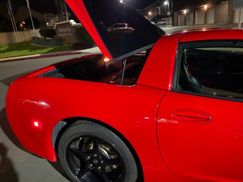 Used 2004 Chevrolet Corvette Coupe w/ Preferred Equipment Group image 9