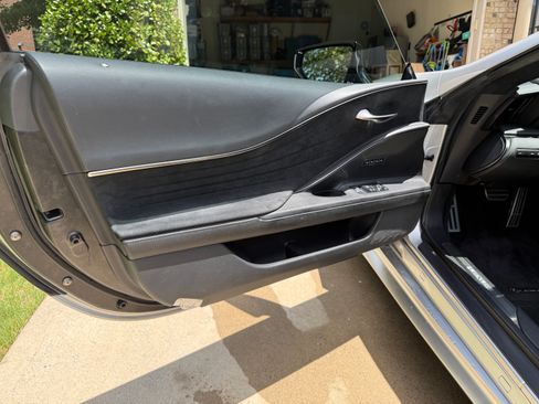 Used 2018 Lexus LC 500 Coupe w/ Touring Package RWD image 15