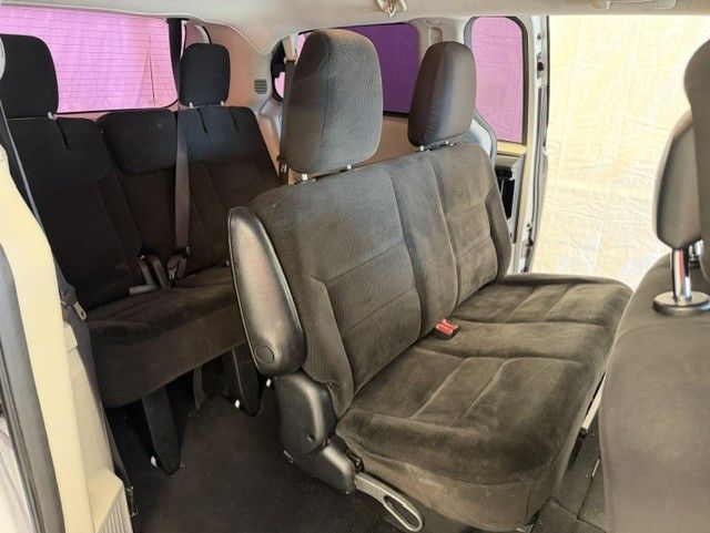Used 2016 Dodge Grand Caravan American Value Package FWD image 14