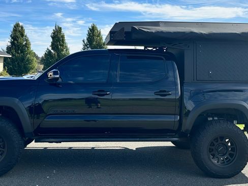 Used 2021 Toyota Tacoma TRD Off-Road w/ TRD Premium Off Road Package image 13