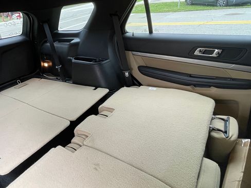 Used 2016 Ford Explorer FWD image 6