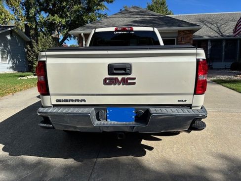 Used 2014 GMC Sierra 1500 SLT w/ Suspension Package, Off-Road image 9